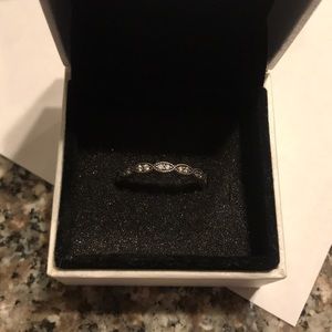 Pandora ring